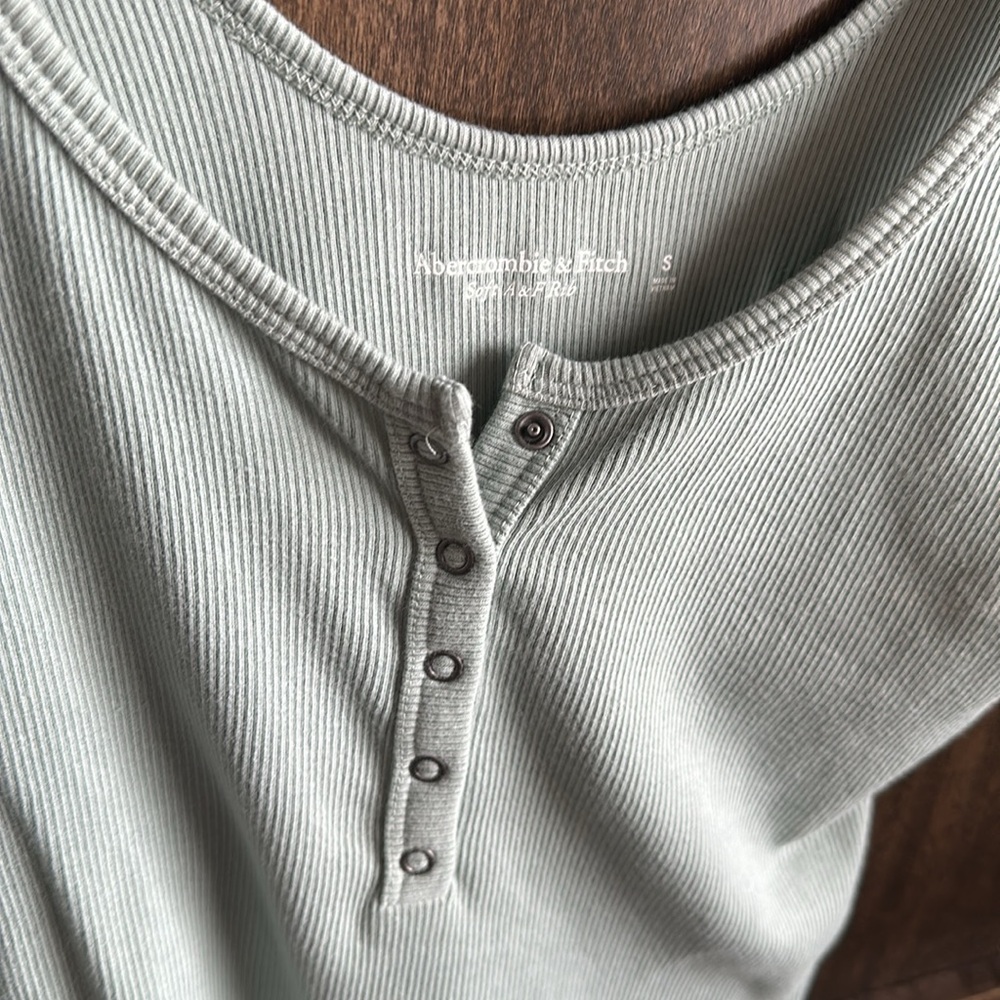 Abercrombie ribbed Henley tank - Picture 2 of 2